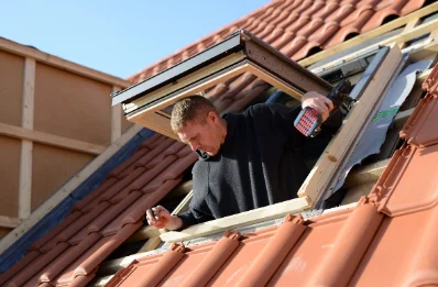Pose de fenêtres de toit Velux à Briconville